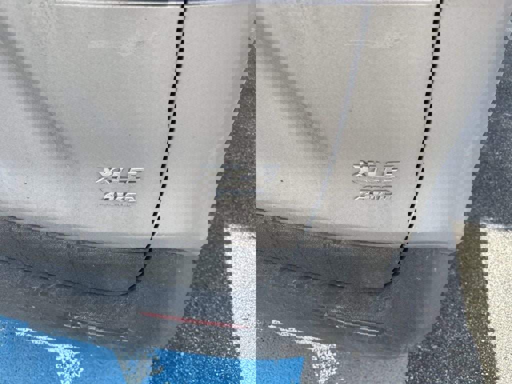 Used 2023 Toyota RAV4 XLE w/ Convenience Package image 14