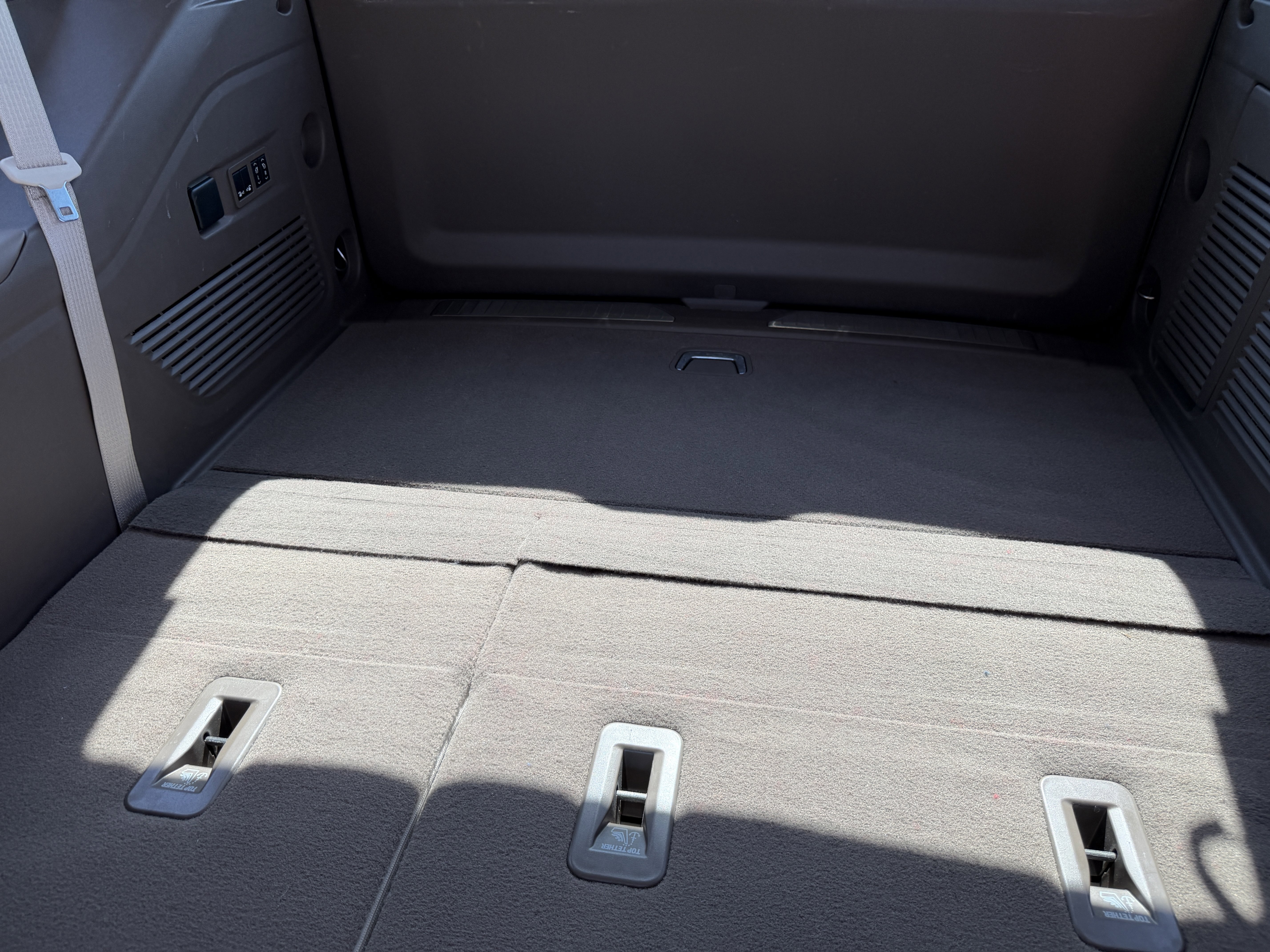 Used 2021 GMC Yukon Denali w/ Denali Premium Package image 18