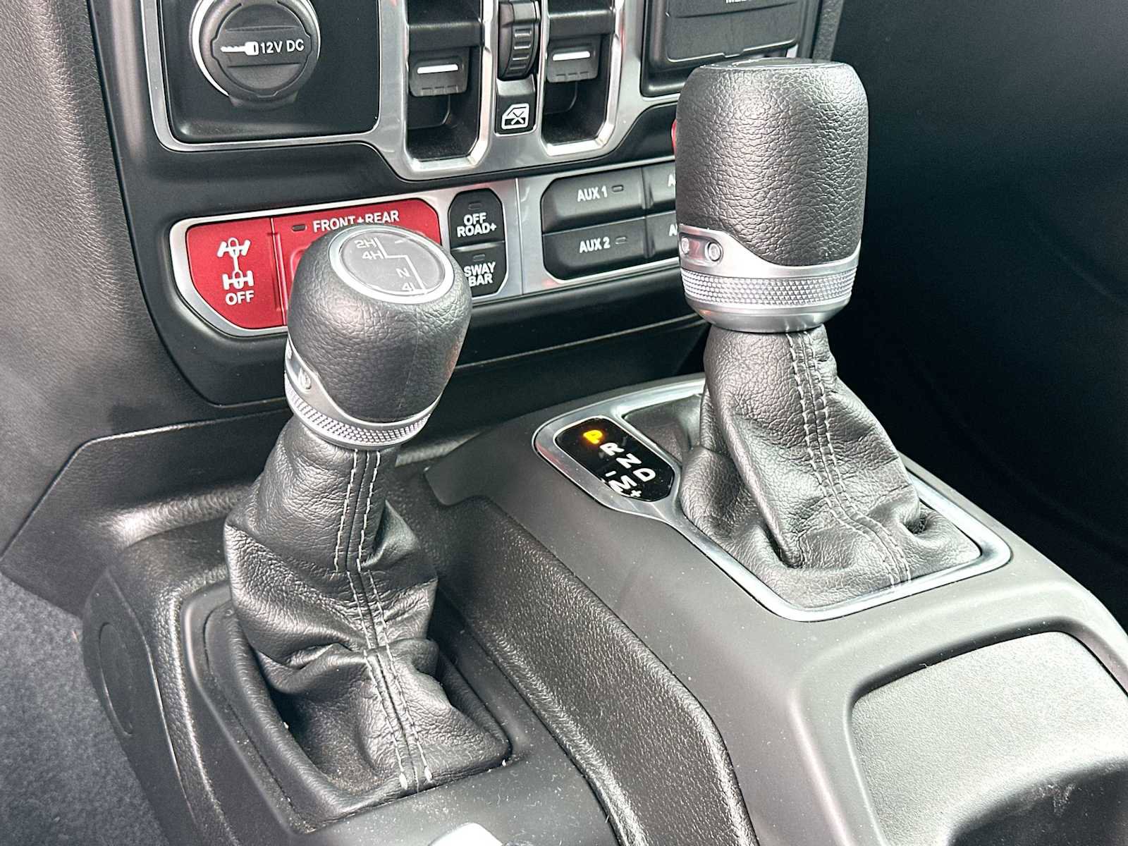 Used 2024 Jeep Gladiator Rubicon AWD/4WD image 21