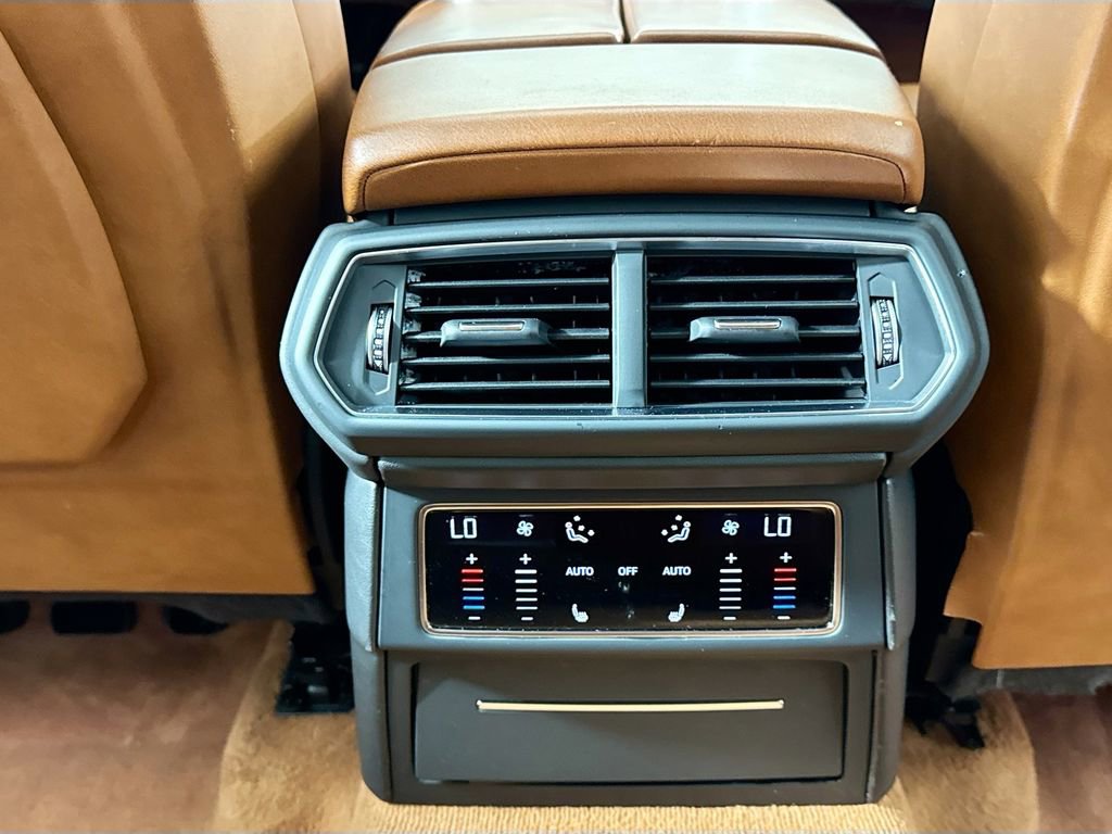 Used 2020 Lamborghini Urus image 32