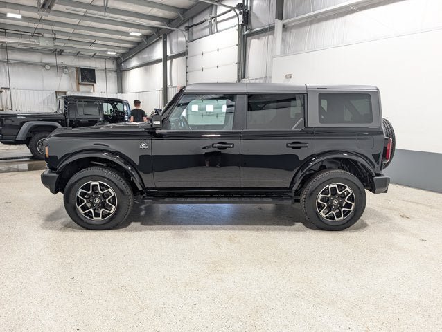Used 2022 Ford Bronco Outer Banks AWD/4WD image 6