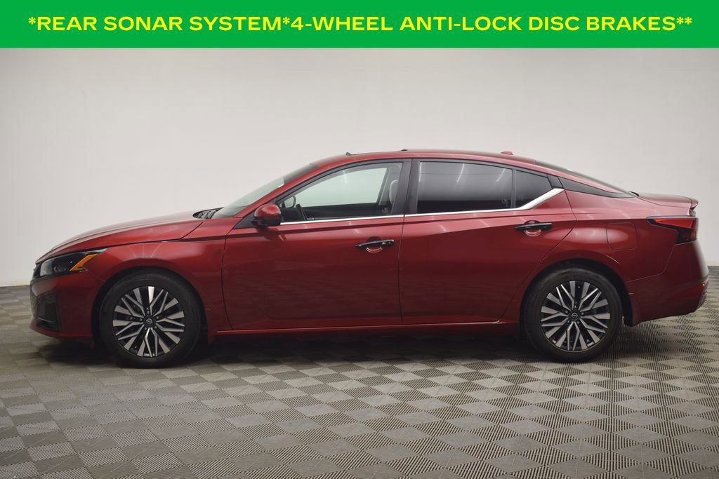 Used 2023 Nissan Altima 2.5 SV w/ SV Premium Package image 13