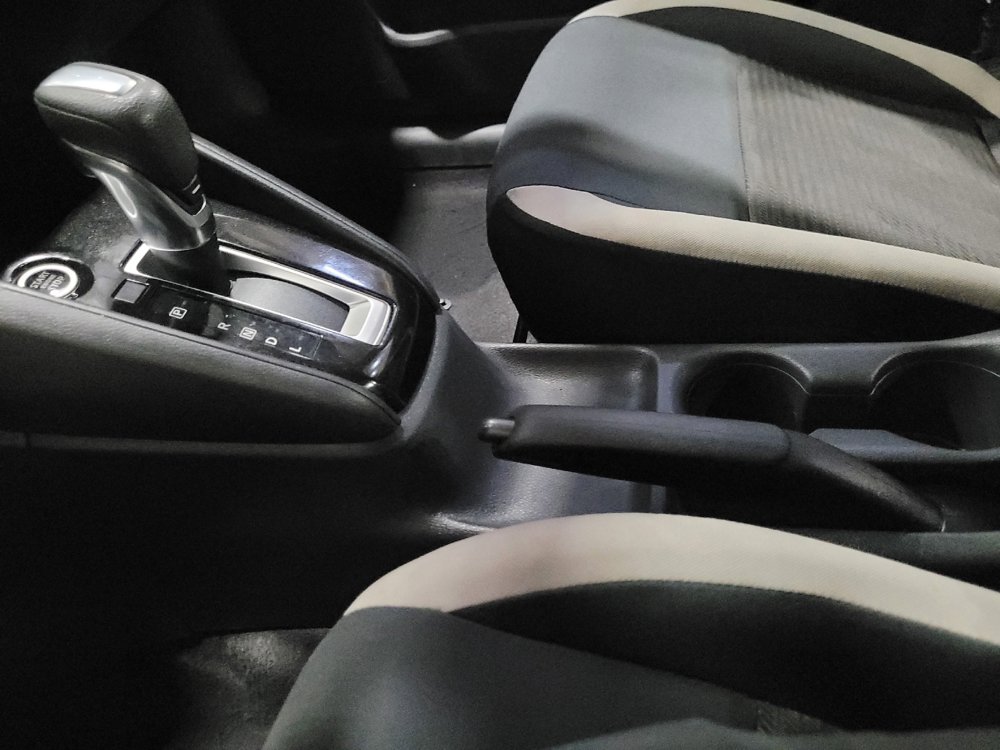 Used 2020 Nissan Versa SV FWD image 26