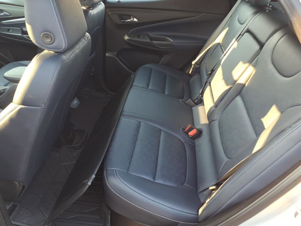 Used 2022 Chevrolet Bolt EUV Premier w/ Sun & Sound Package FWD image 12