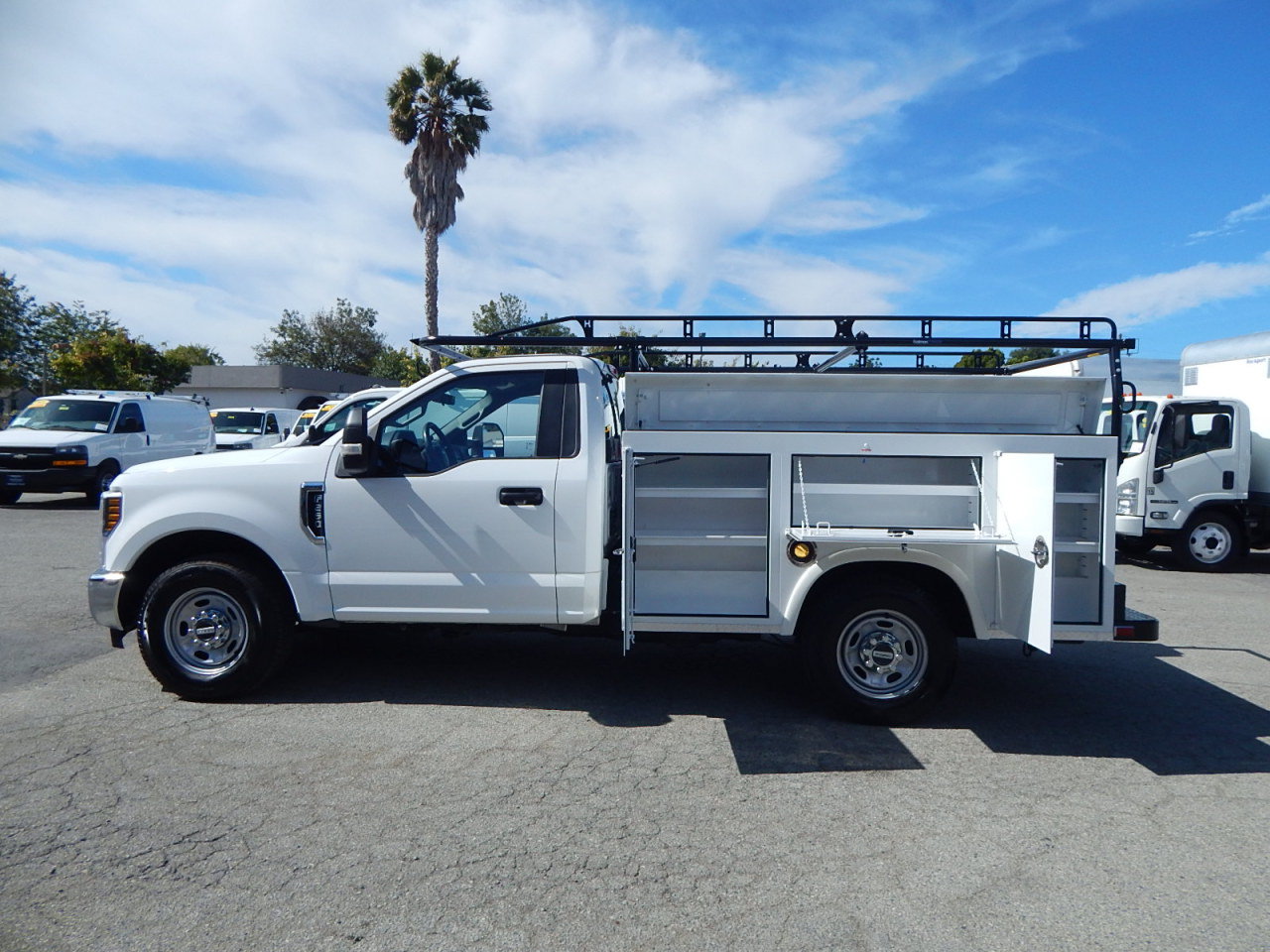 Used 2018 Ford F250 XL w/ Power Equipment Group RWD image 3