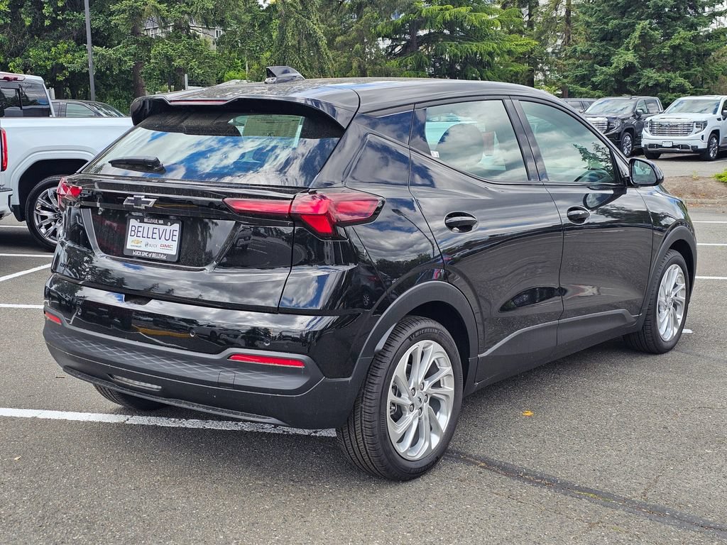 New 2027 Chevrolet Bolt LT w/ Comfort Package FWD image 5