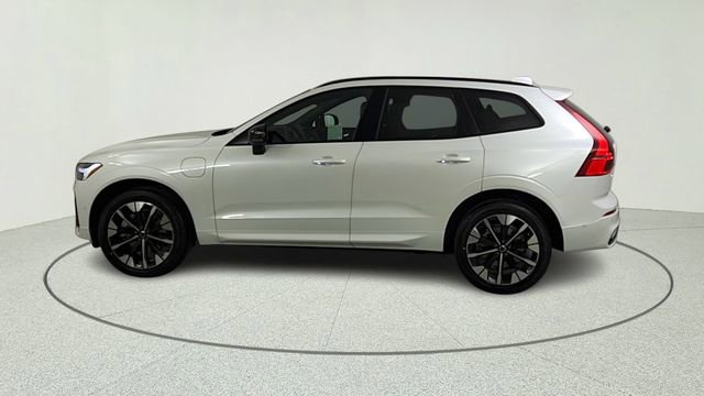 New 2026 Volvo XC60 T8 Plus w/ Climate Package PRO AWD/4WD image 6