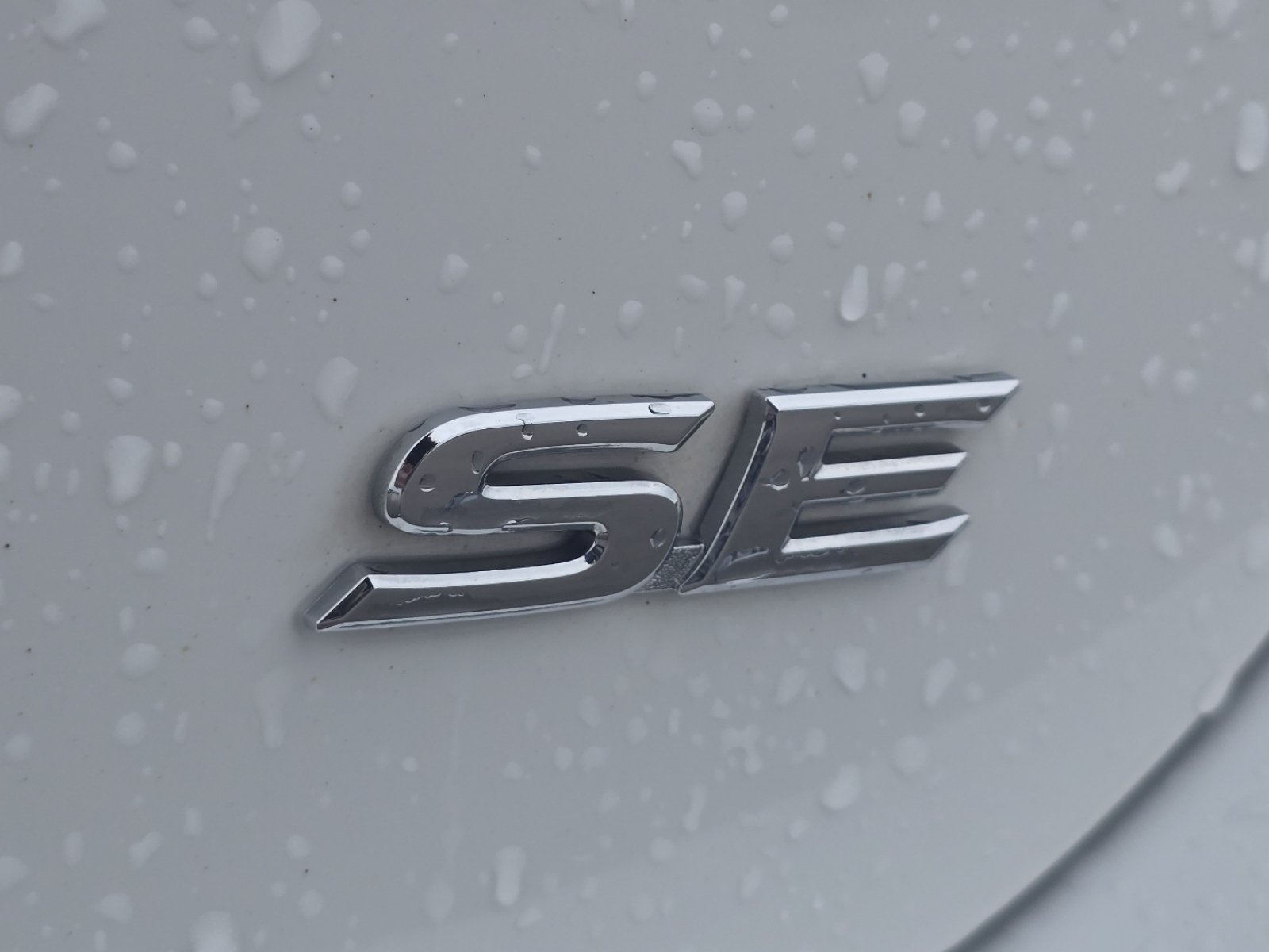 Used 2023 Toyota Camry SE FWD image 9