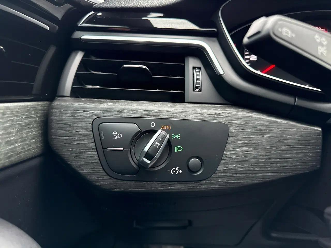 Used 2022 Audi A5 2.0T Premium image 29