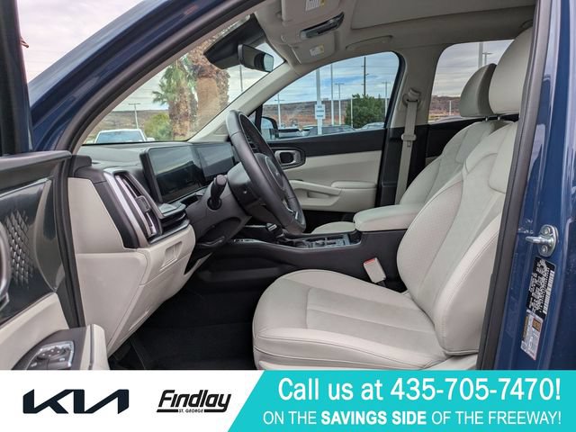 Certified 2025 Kia Sorento S w/ Panoramic Sunroof Package AWD/4WD image 16