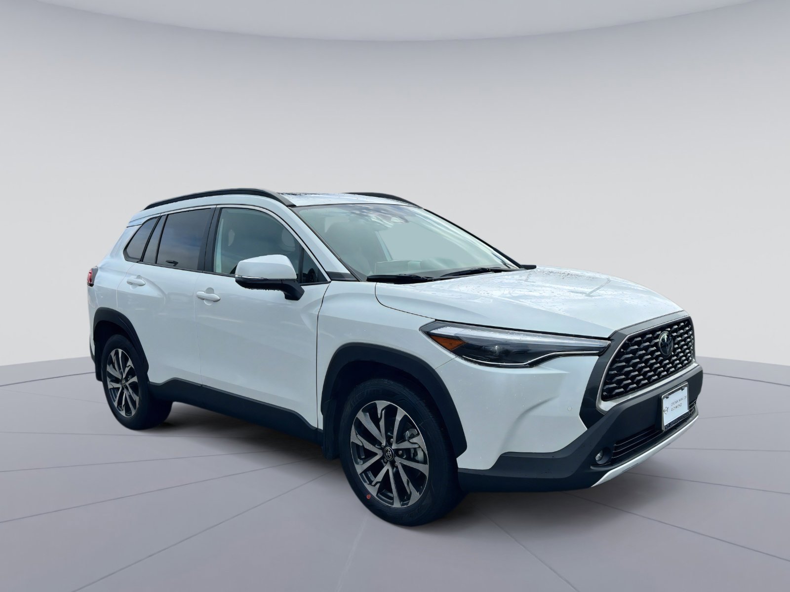 Used 2023 Toyota Corolla Cross XLE w/ Convenience Package image 7