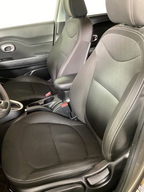 Used 2016 Kia Soul image 11