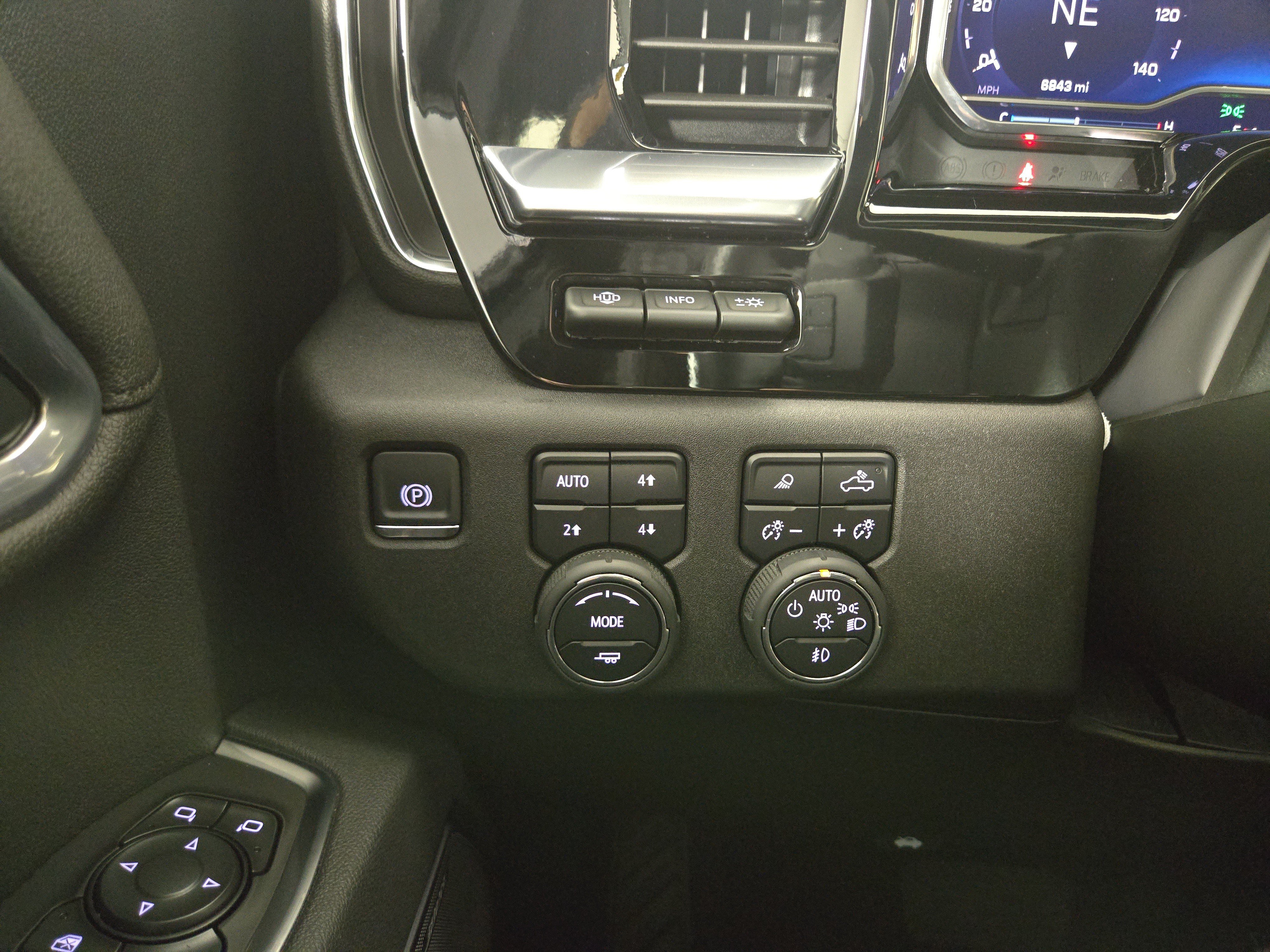 Certified 2025 Chevrolet Silverado 1500 High Country w/ Technology Package AWD/4WD image 30