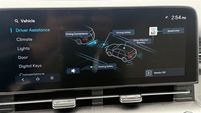 Used 2024 Hyundai Kona Limited AWD/4WD image 28