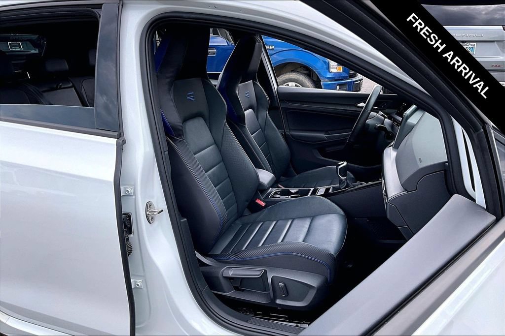 Used 2024 Volkswagen Golf R AWD/4WD image 28
