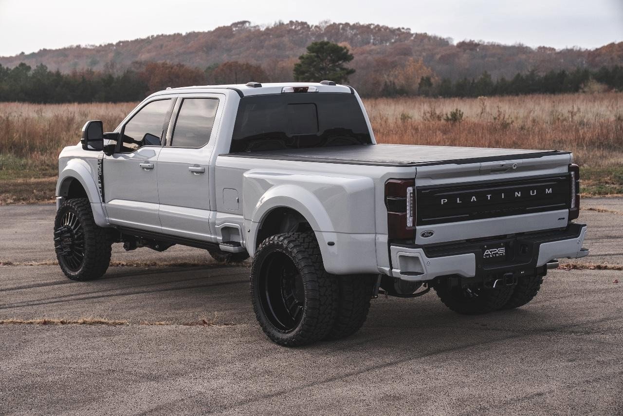 New 2026 Ford F450 Platinum w/ Platinum Plus Package image 2