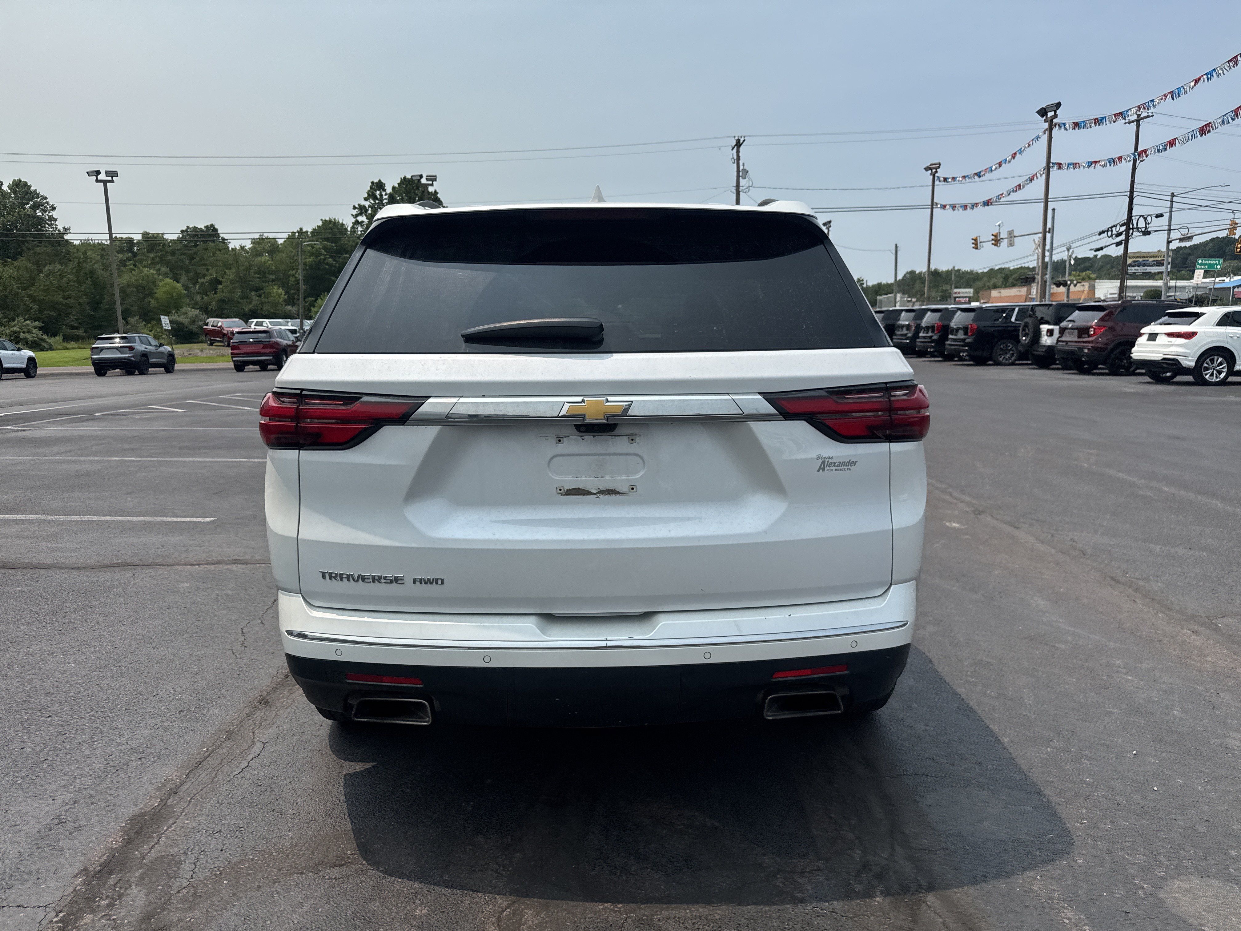 Used 2022 Chevrolet Traverse High Country w/ LPO, Floor Liner Package AWD/4WD image 4