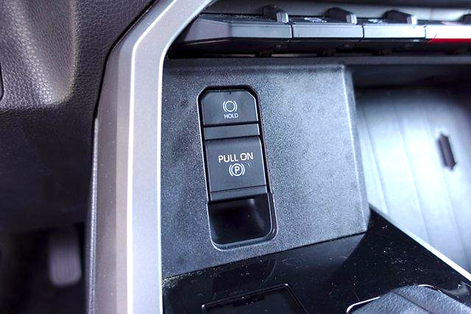 Certified 2025 Toyota Sequoia SR5 AWD/4WD image 23