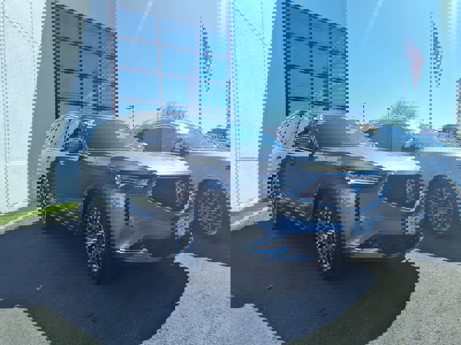 Used 2024 Acura MDX SH-AWD w/ Technology Package image 3