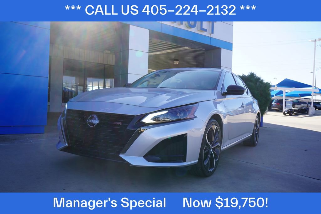 Used 2024 Nissan Altima 2.5 SR image 1