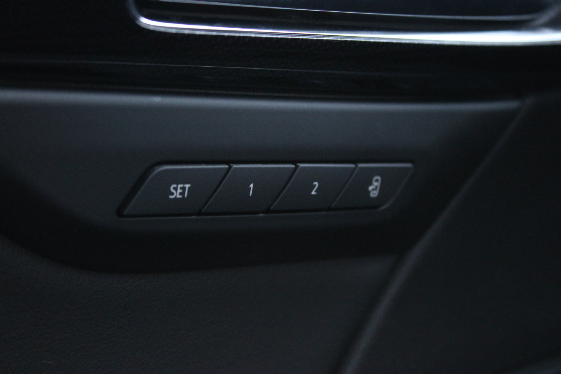 Used 2023 Buick Envision Essence FWD image 26