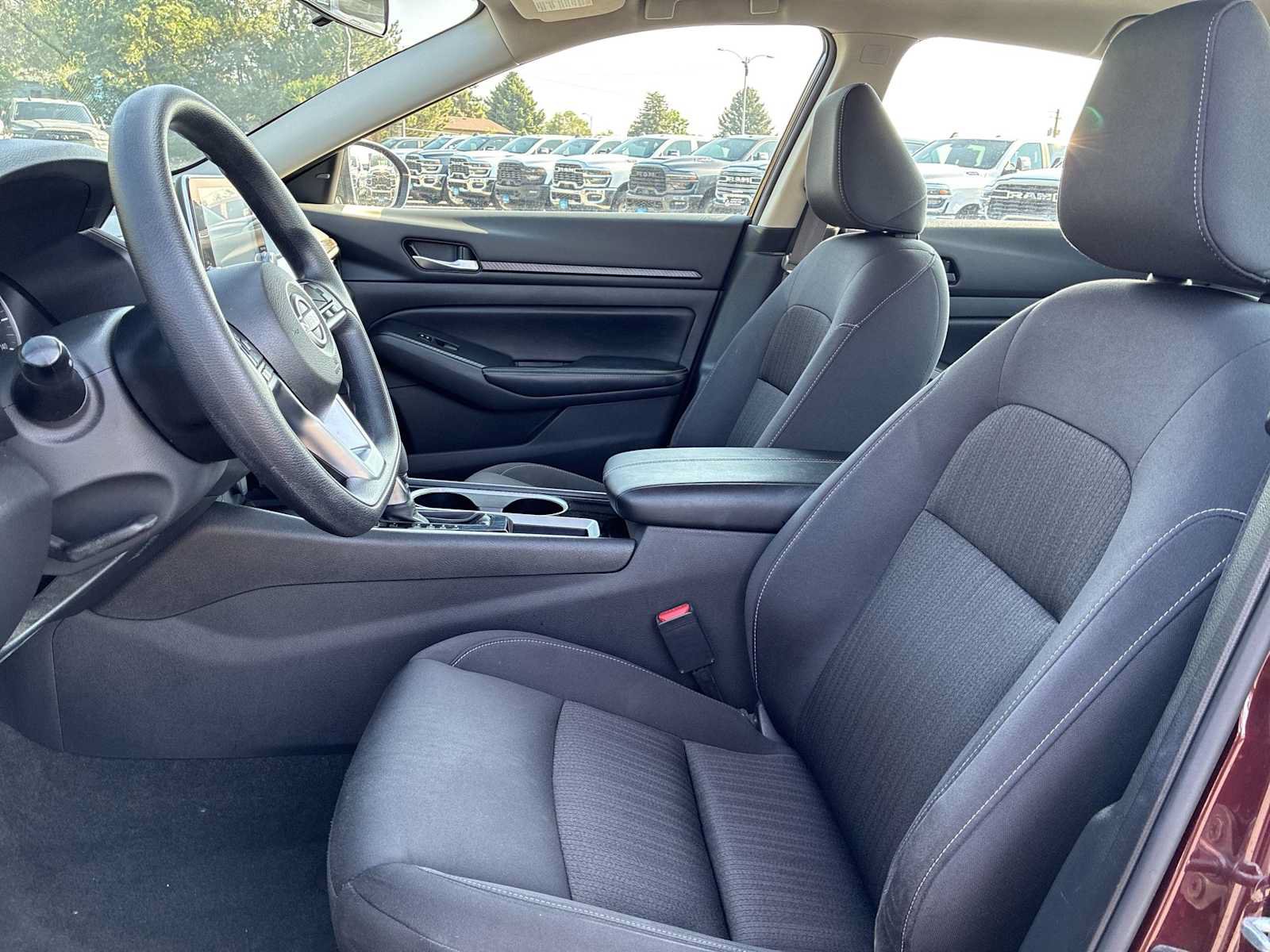 Used 2024 Nissan Altima 2.5 SV FWD image 13