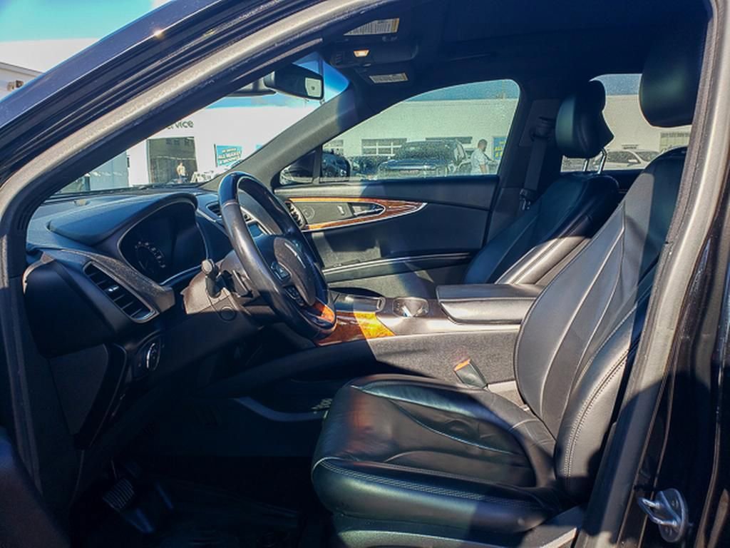 Used 2017 Lincoln MKX Reserve w/ Lincoln MKX Climate Package image 11