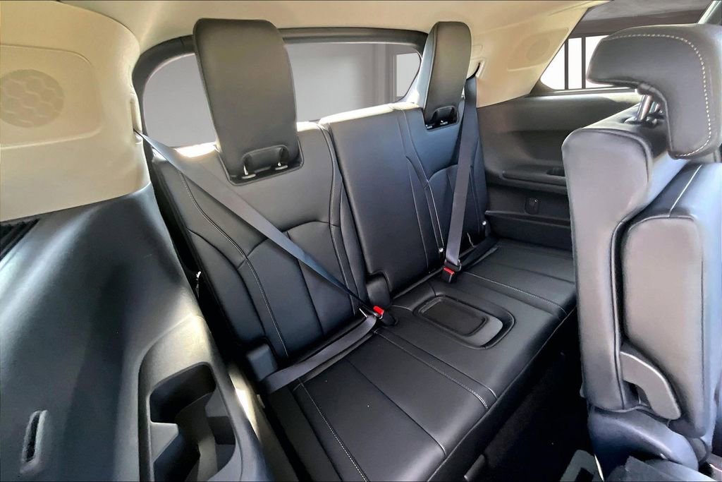Used 2023 INFINITI QX60 Luxe w/ Performance Audio Package FWD image 25