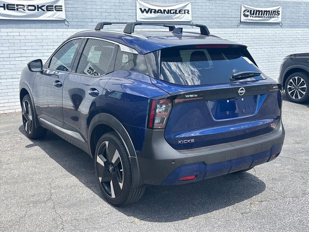 Used 2025 Nissan Kicks SR w/ SR Premium Package FWD image 12