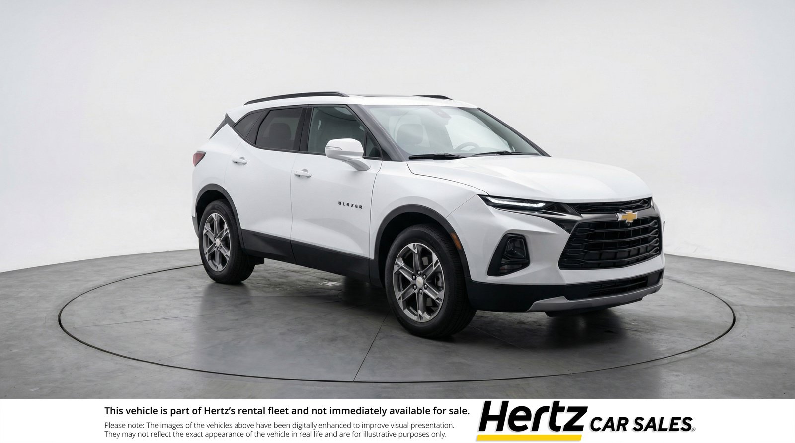 Used 2025 Chevrolet Blazer LT FWD image 1