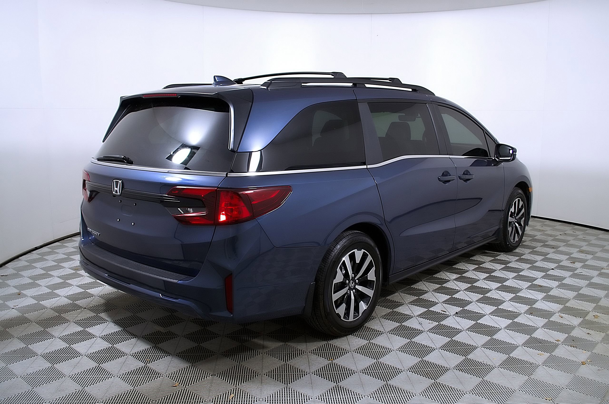 Used 2026 Honda Odyssey EX-L image 7