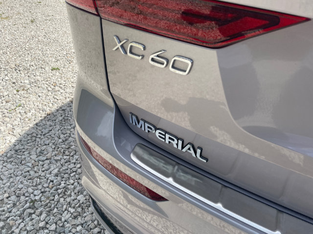 Used 2026 Volvo XC60 B5 Plus AWD/4WD image 14