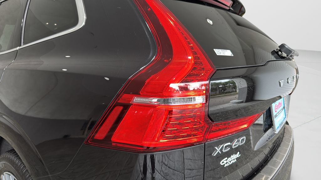 Used 2019 Volvo XC60 T6 Momentum w/ Advanced Package AWD/4WD image 39