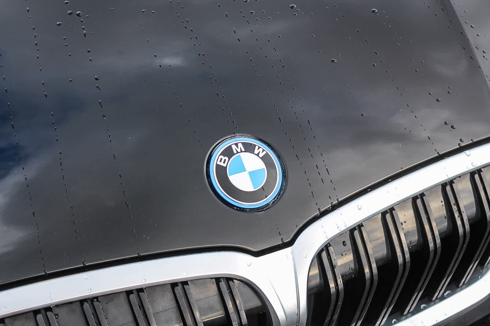 Certified 2023 BMW 330e w/ Driving Assistance Package image 11