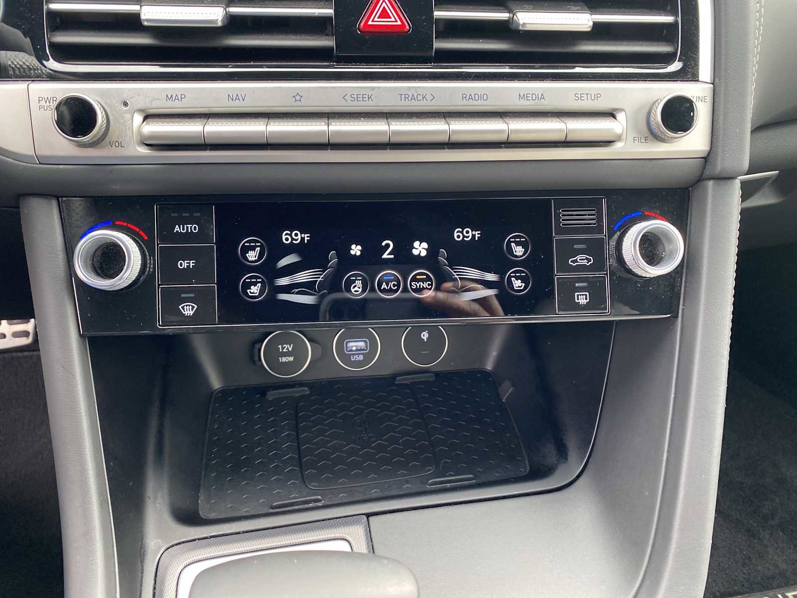 Used 2025 Genesis G70 3.3T Advanced w/ Sport Prestige Package image 18