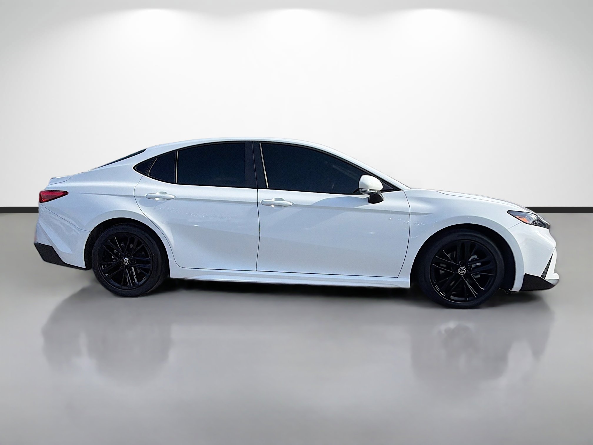 Used 2025 Toyota Camry SE w/ Multimedia Upgrade Package image 2