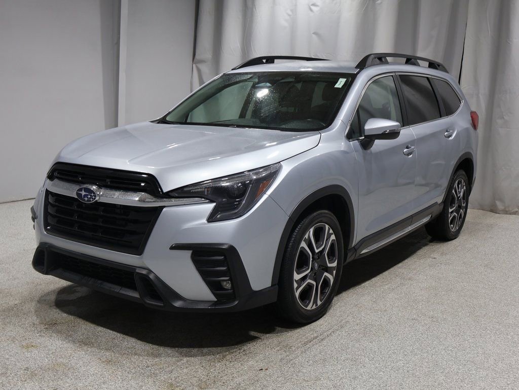 Used 2023 Subaru Ascent Limited image 5