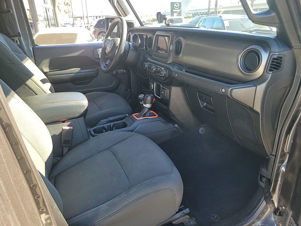 Used 2022 Jeep Gladiator Sport image 35