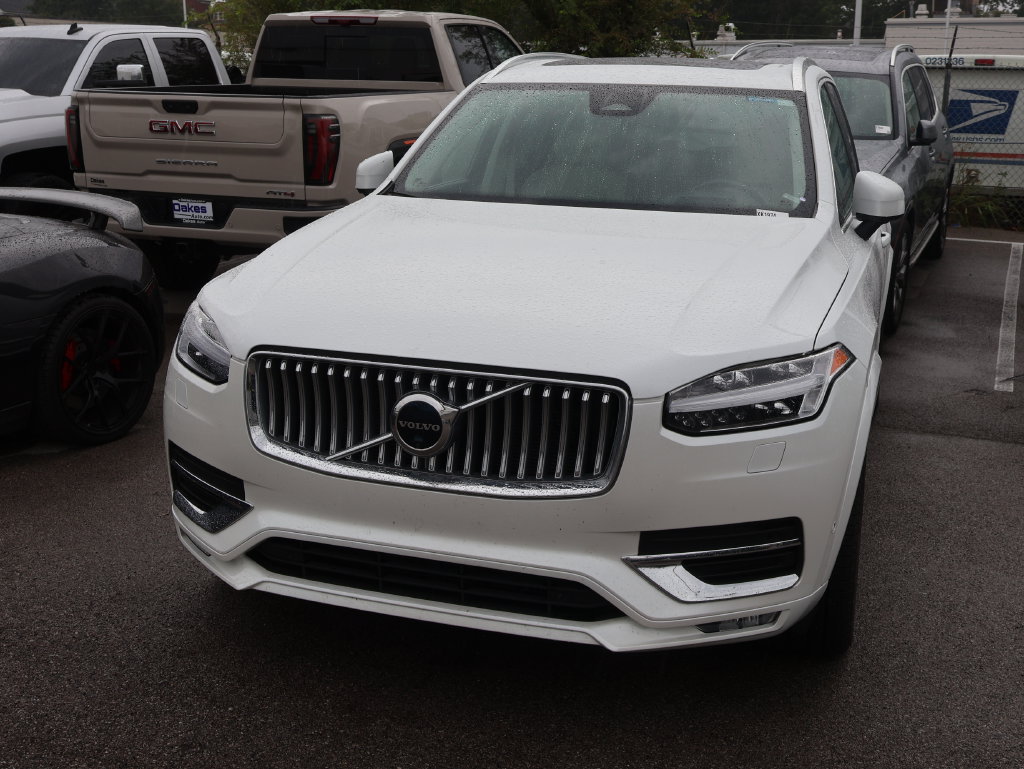 Used 2023 Volvo XC90 B6 Ultimate w/ Lounge Package AWD/4WD image 10