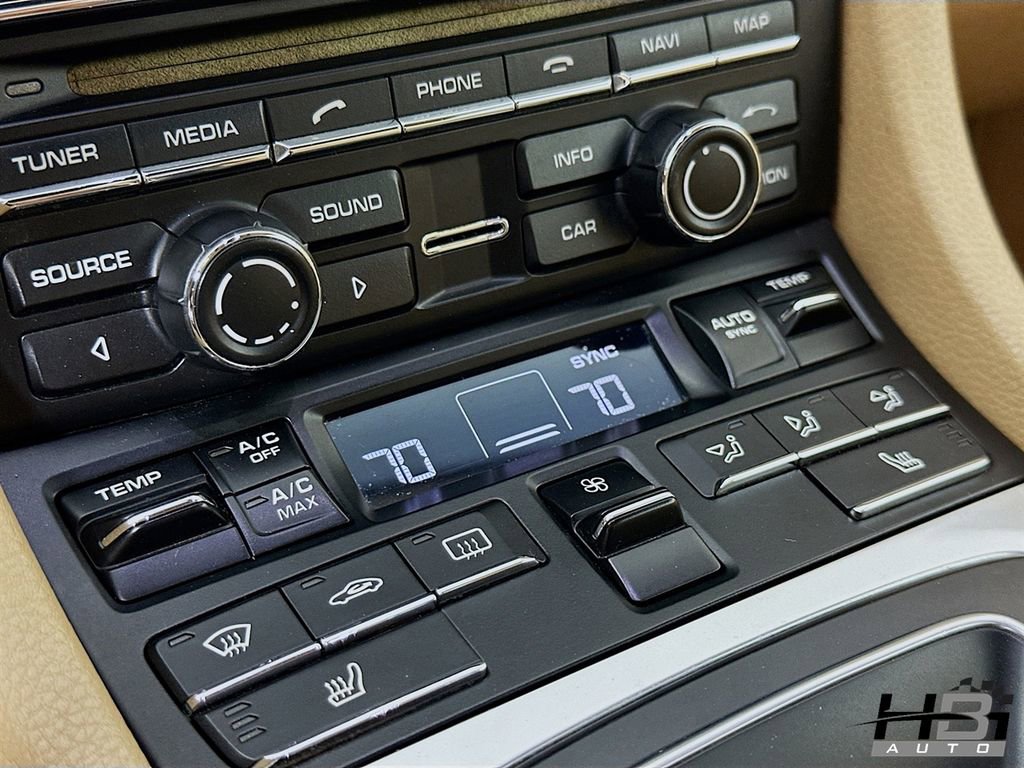 Used 2015 Porsche 911 Carrera image 13