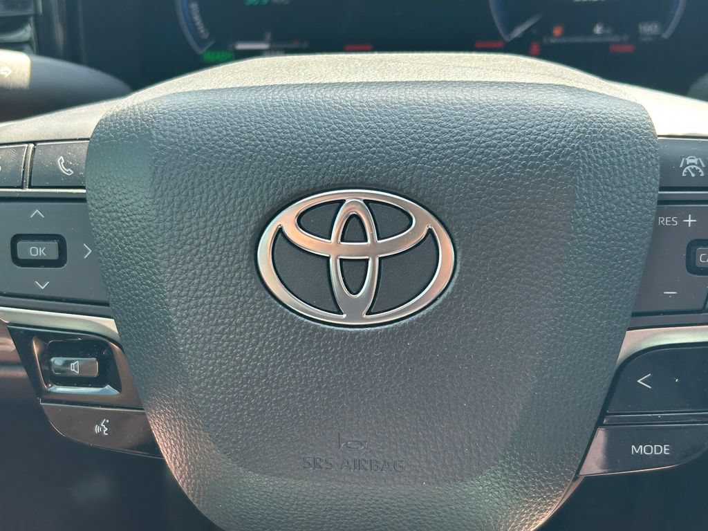 Certified 2025 Toyota Camry XLE FWD image 36