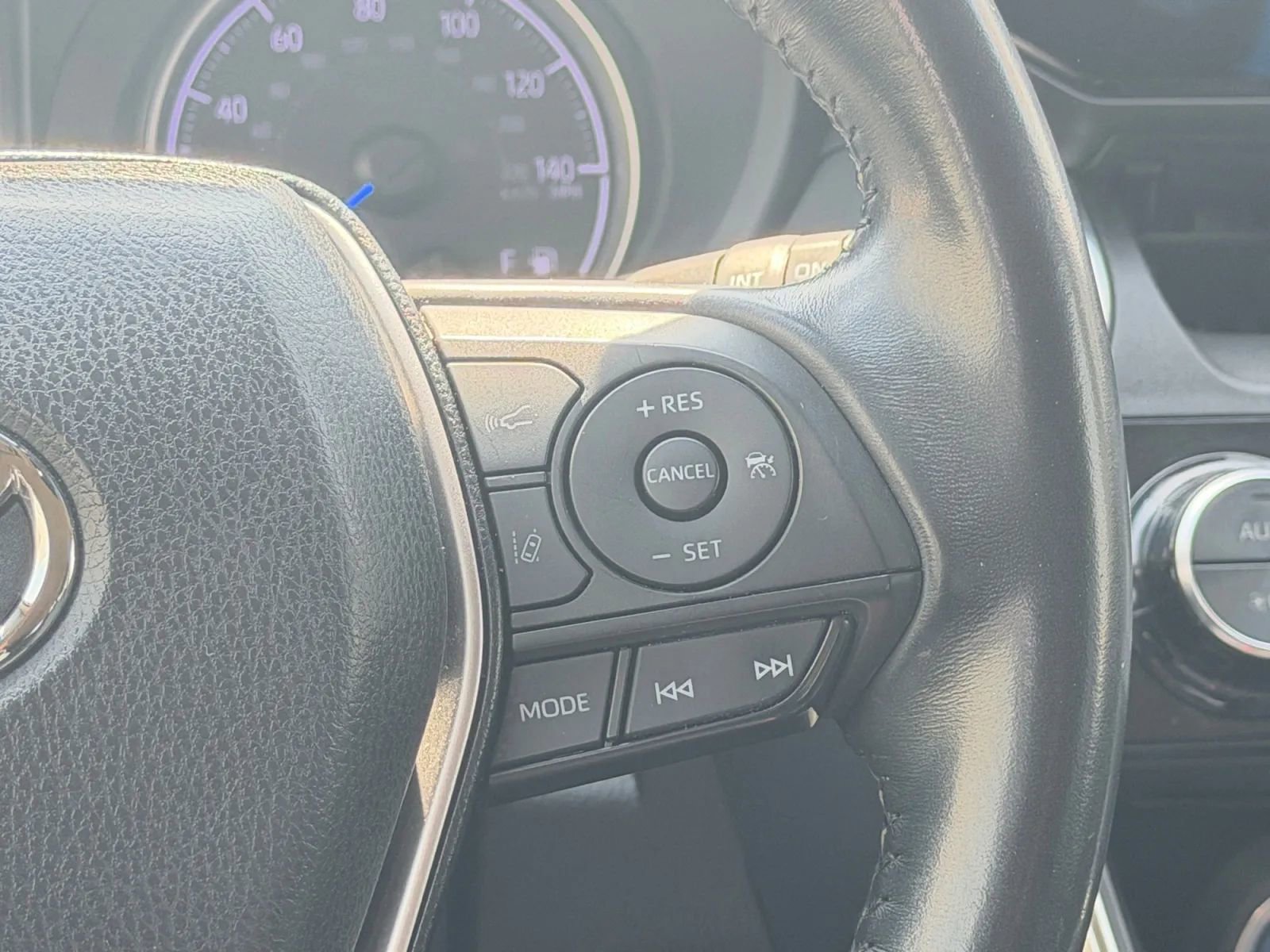 Used 2021 Toyota Venza LE image 21