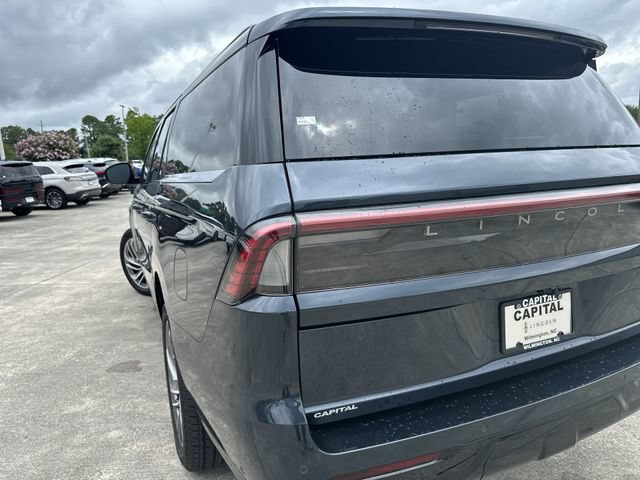 Certified 2025 Lincoln Navigator L Reserve AWD/4WD image 27