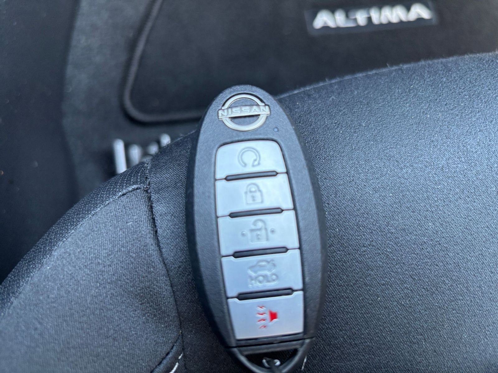 Used 2025 Nissan Altima 2.5 SV FWD image 25