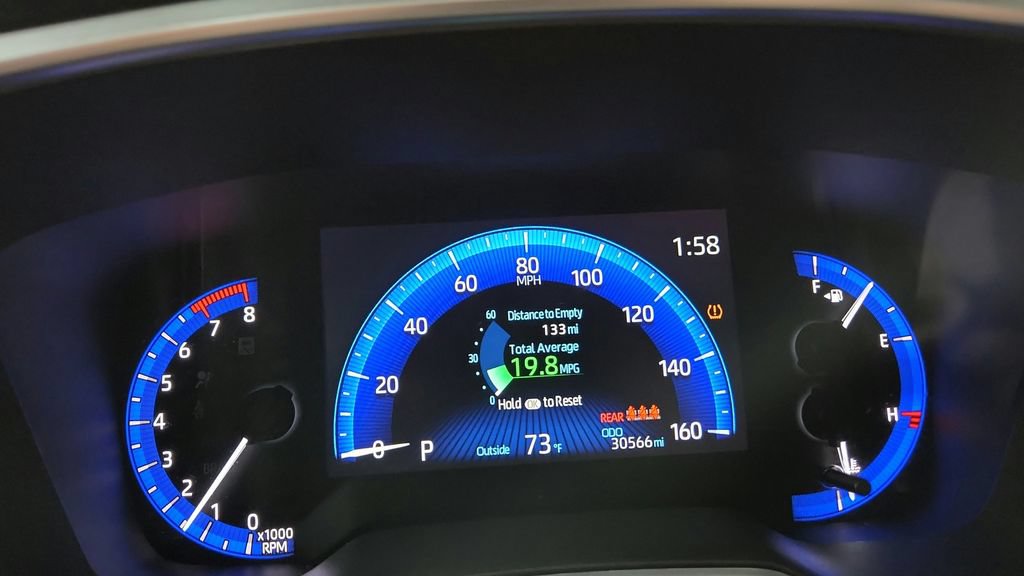 Used 2022 Toyota Corolla Cross XLE w/ Convenience Package AWD/4WD image 27