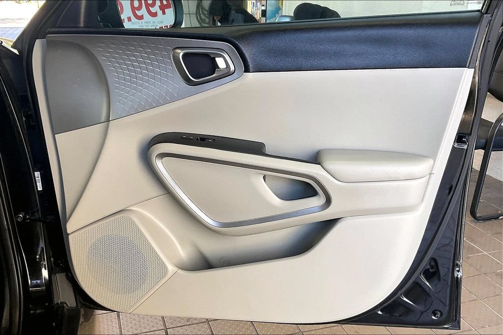Used 2022 Kia Soul LX FWD image 20