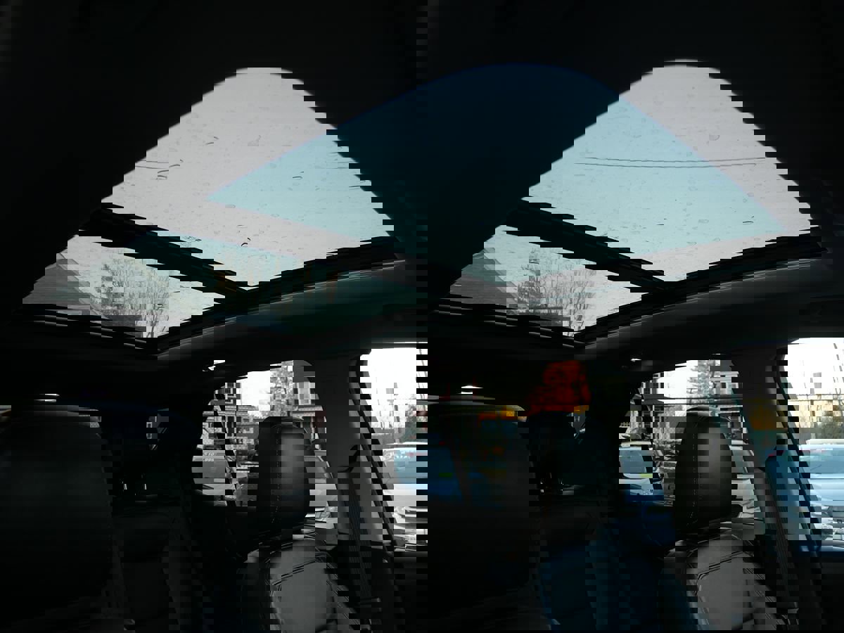 Used 2018 Chevrolet Equinox Premier image 17