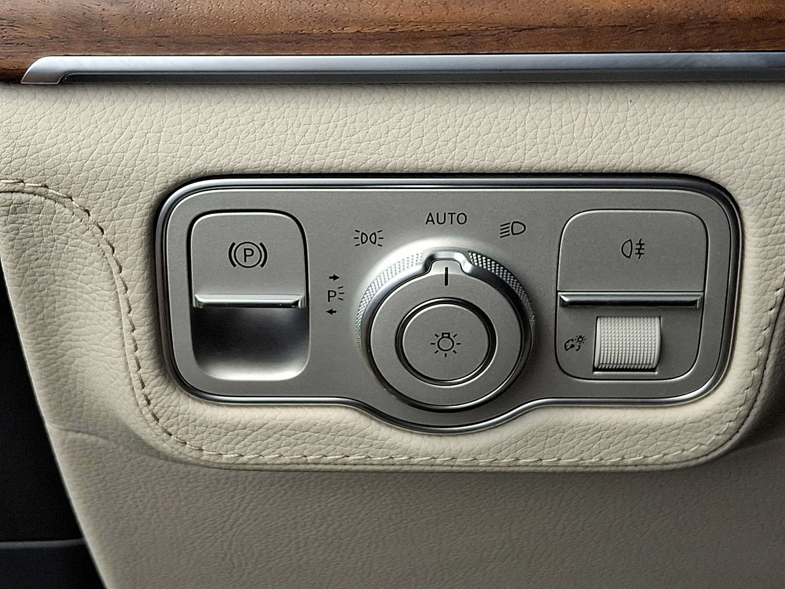 Used 2022 Mercedes-Benz GLS 450 4MATIC image 28