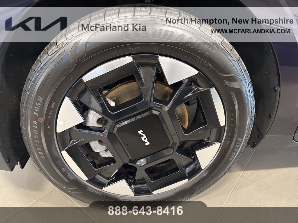 Used 2026 Kia Carnival EX image 20