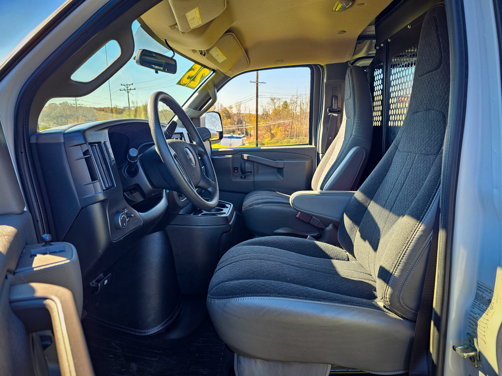 Used 2025 GMC Savana 2500 w/ Driver Convenience Package RWD image 12